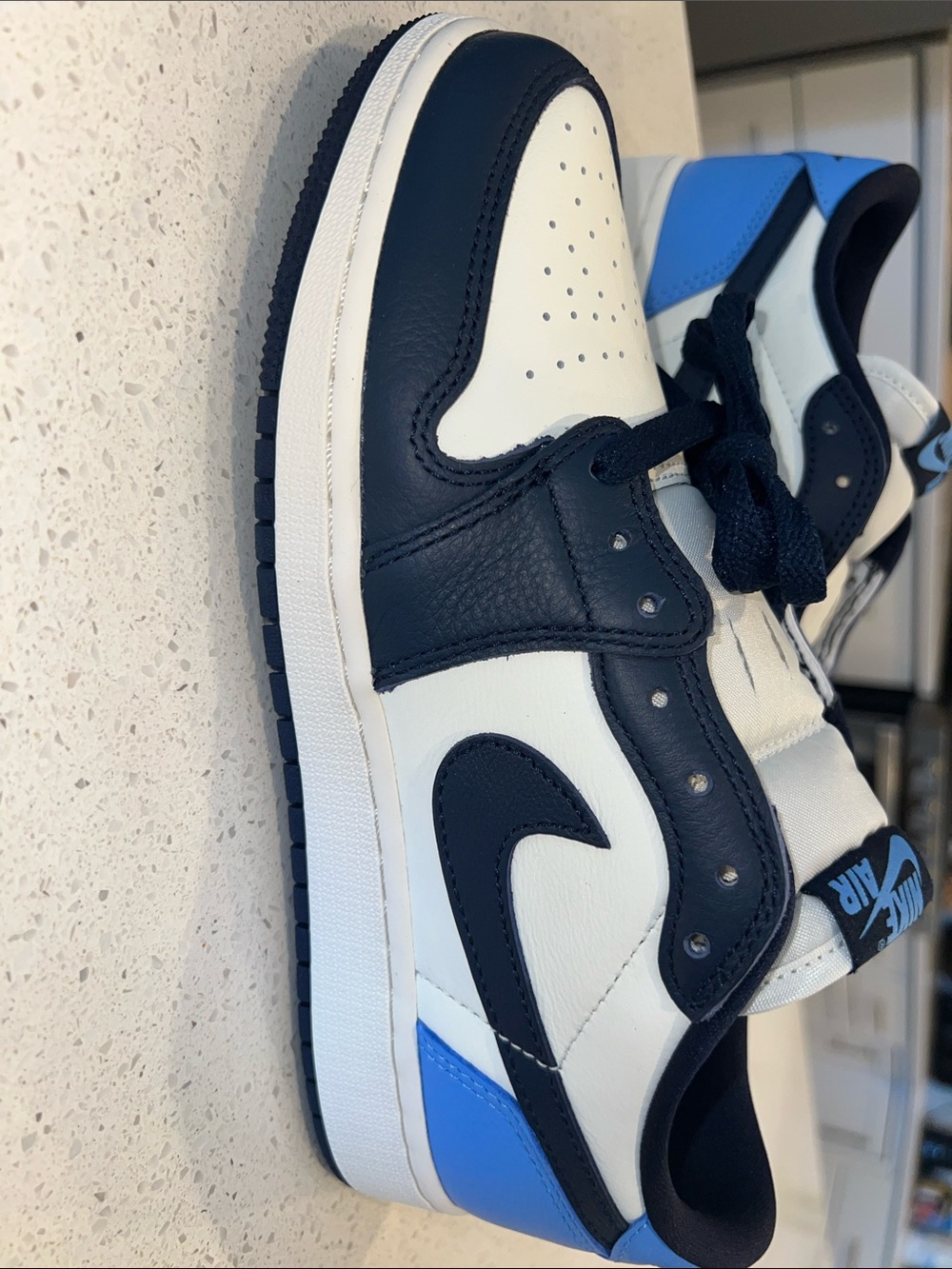 Jordan Low Top Sneakers - Navy/White/Light Blue